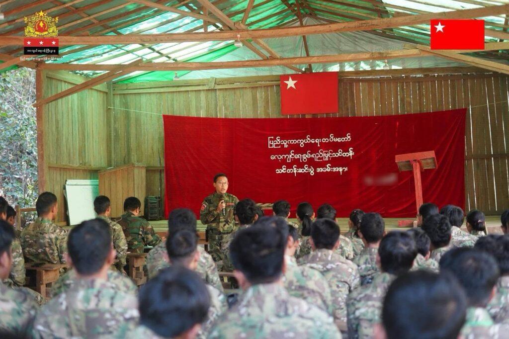 မြန်မာနိုင်ငံကွန်မြူနစ်ပါတီ၏ လက်နက်ကိုင်တပ်ဖွဲ့ဖြစ်သည့် PLA နှင့် အငြင်းပွားမှုများ ဖြစ်ပွားနေစဉ်...