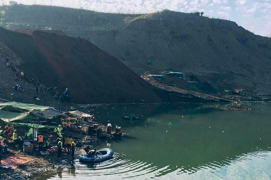 ကချင်ပြည်နယ်၊ ဖားကန့်မြို့နယ်တွင် အကျိုးအမြတ်များသော ကျောက်စိမ်းတူးဖော်ရေးလုပ်ငန်းများသည် အများစု...