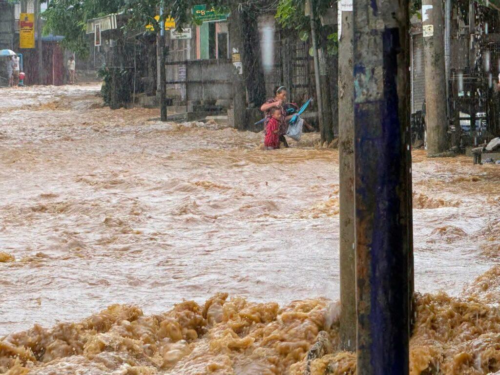 ဖားကန့်သည် မိုးရာသီကာလအတွင်း ရေကြီးရေလျှံမှုဒဏ်ကို ကြာရှည်စွာ ခံစားခဲ့ရသော်လည်း ယခုနှစ်သည် မကြာသေ...