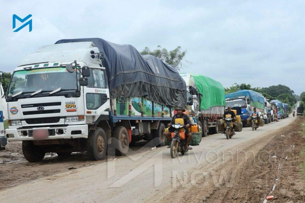 တော်လှန်ရေးတပ်ဖွဲ့များက အဆိုပါပြောဆိုချက်ကို ငြင်းဆိုခဲ့ကြပြီး ၁၁၅ မိုင်ရှည်လျားသည့် မုံရွာ-ယာကြီ...