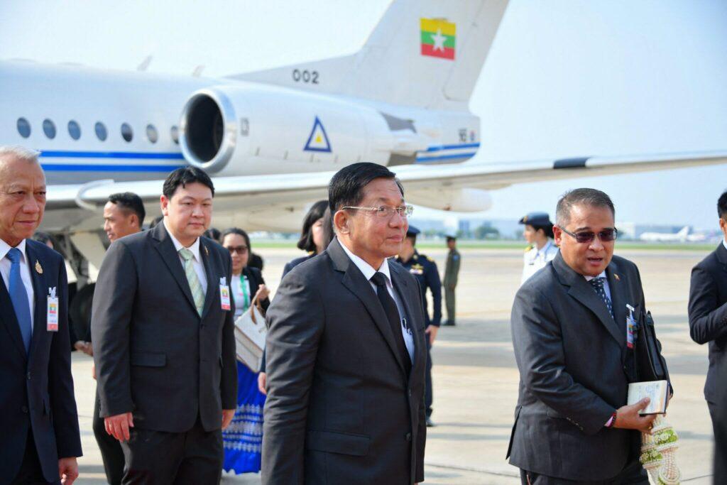 မြန်မာစစ်ခေါင်းဆောင် မင်းအောင်လှိုင်သည် ၎င်း၏ အပယ်ခံနိုင်ငံကို သံတမန်ရေးရာ ကဏ္ဍသို့ ပြန်လည်ဝင်ရော...